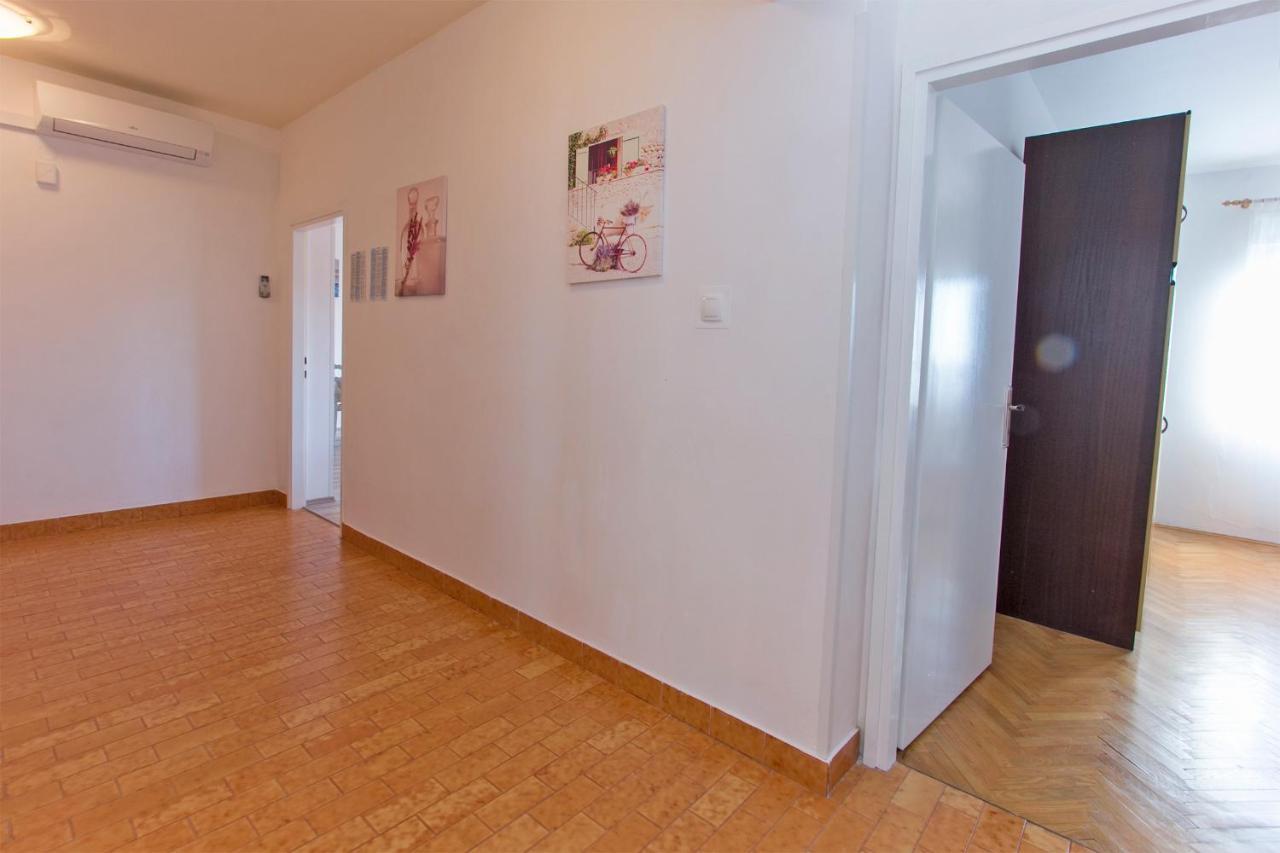 Nella Apartment Zadar Exterior photo